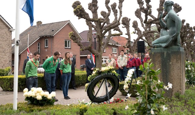 Foto samenleving. Dodenherdenking